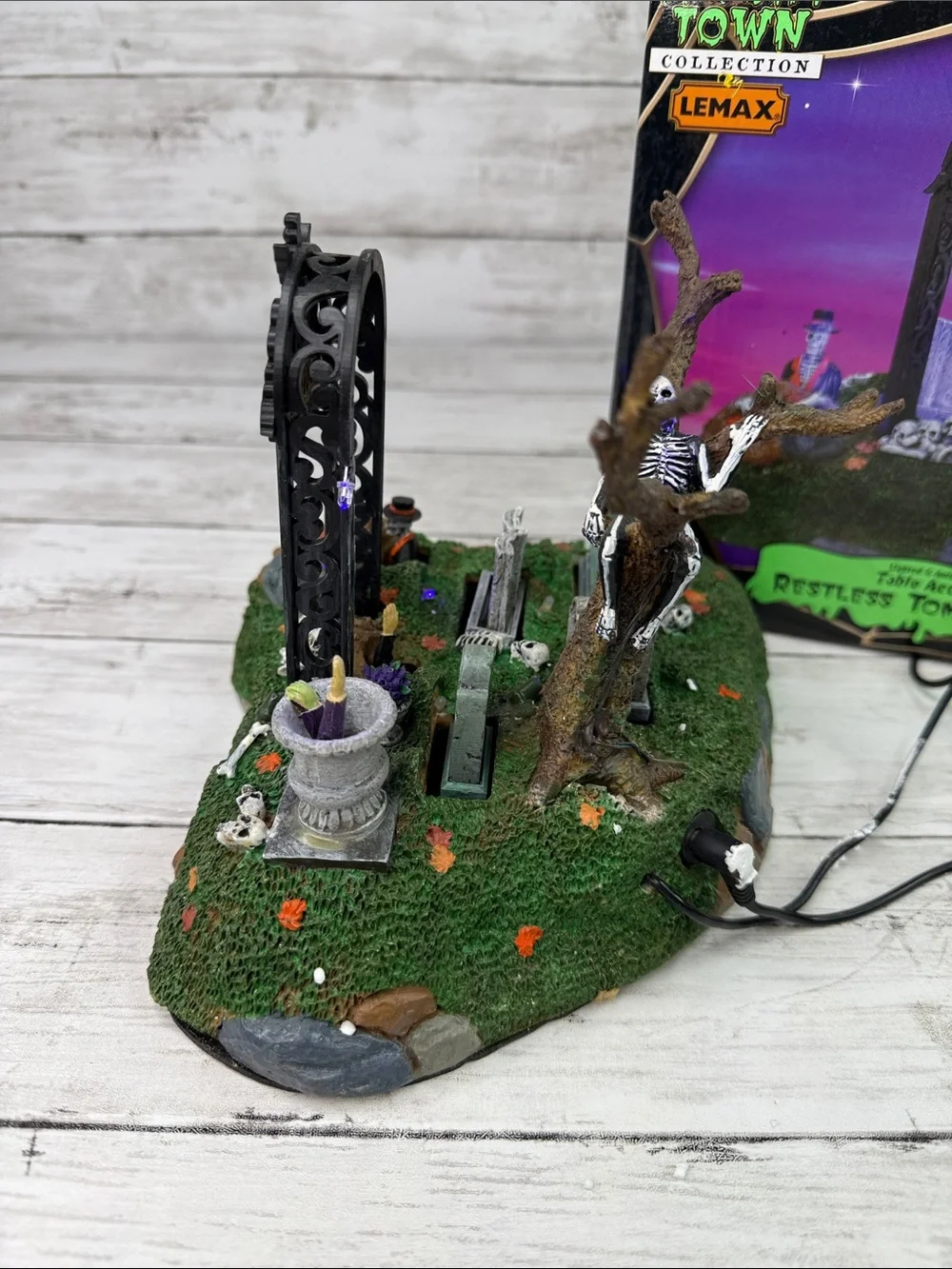 Lemax Spooky Town “Restless Tombstones” 74605 Halloween Animated Retired 2007